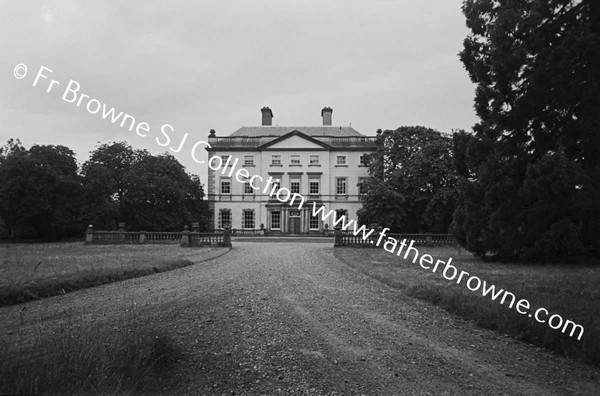 ABBEYLEIX HOUSE  FROM AVENUE